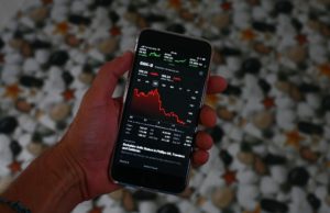 5 azioni da acquistare nel 2020, a prescindere al Coronavirus titoli_azionari_coronavirus