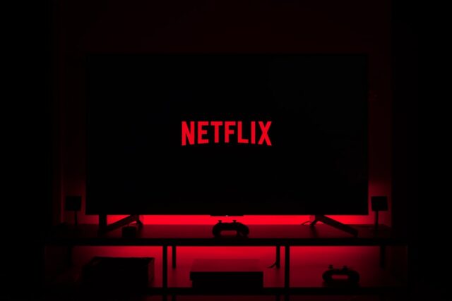 Comprare azioni Netflix: dove conviene acquistare